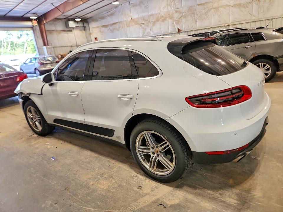 Photo 2 from auction – 2016 PORSCHE MACAN with VIN WP1AB2A58GLB57626