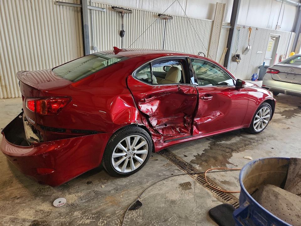Photo 3 from auction – 2010 LEXUS IS with VIN JTHCF5C20A5041544