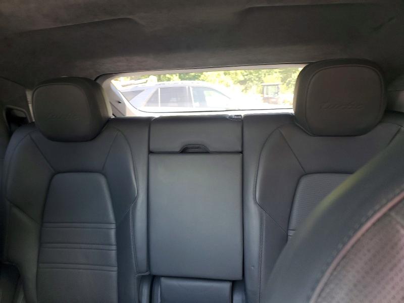 Photo 10 from auction – 2020 PORSCHE CAYENNE with VIN WP1BF2AY6LDA65101