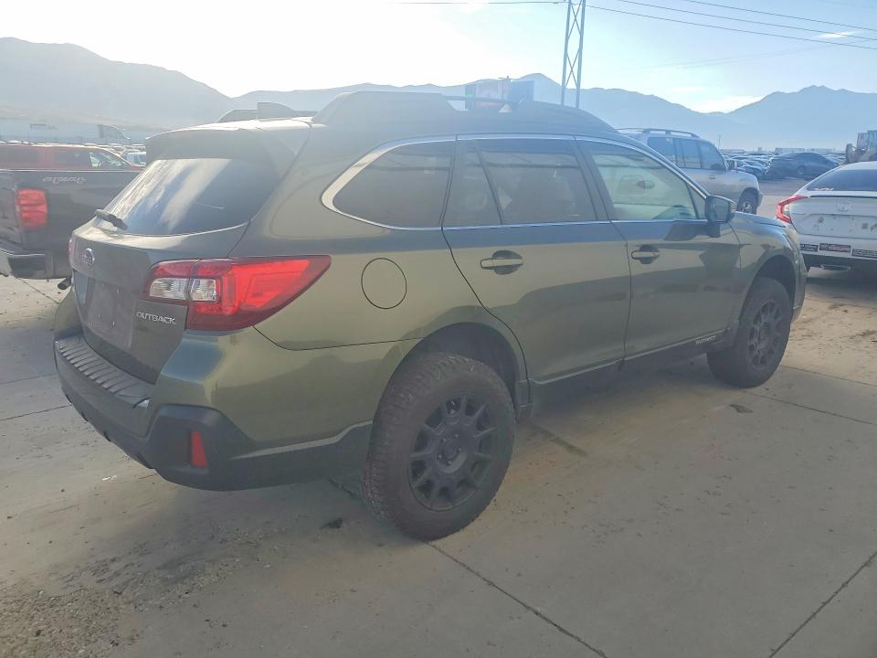 Photo 3 from auction – 2018 SUBARU OUTBACK with VIN 4S4BSAFC9J3355352