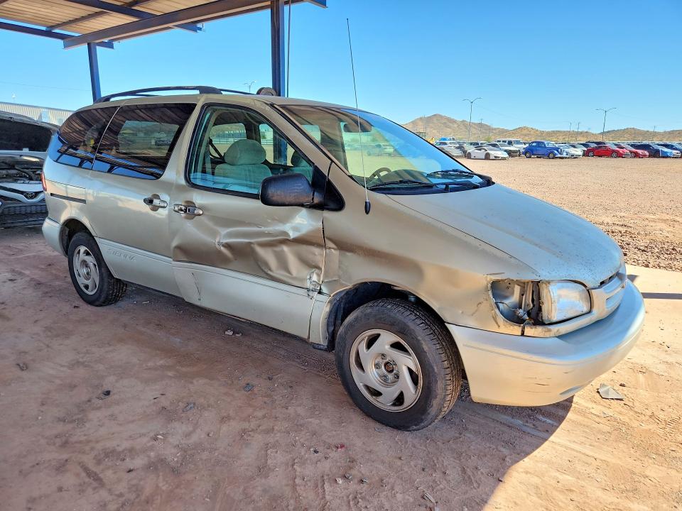 Photo 4 from auction – 2000 TOYOTA SIENNA with VIN 4T3ZF13C3YU259297