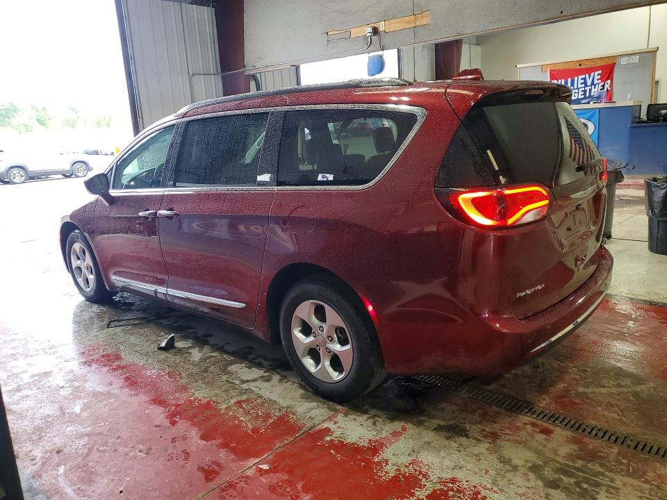 Photo 2 from auction – 2017 CHRYSLER PACIFICA with VIN 2C4RC1EG8HR542488