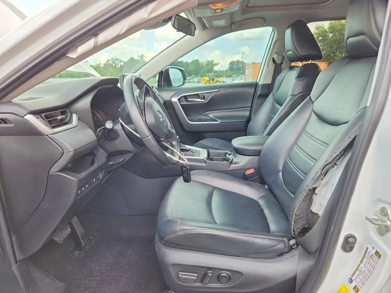 Photo 7 from auction – 2019 TOYOTA RAV4 with VIN 2T3C1RFV3KW026558