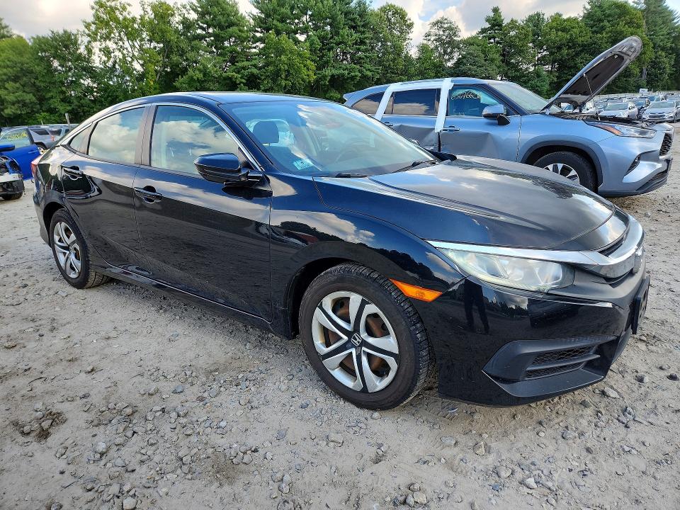 Photo 4 from auction – 2017 HONDA CIVIC with VIN 2HGFC2F50HH574395