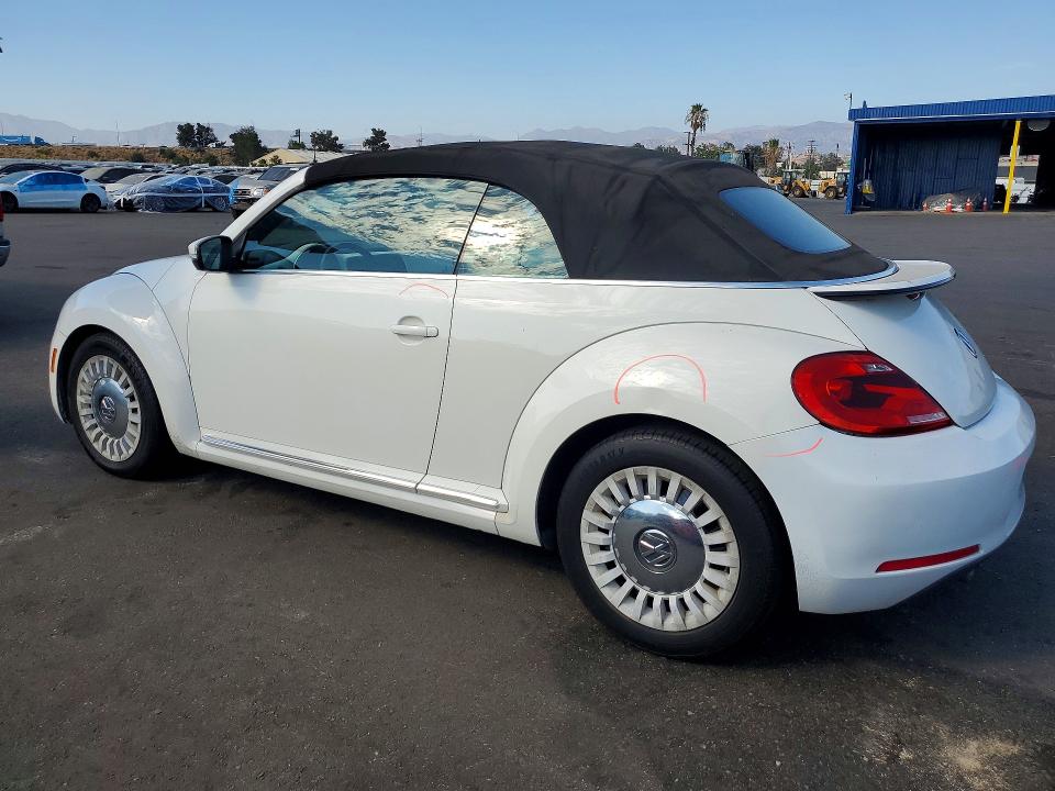 Photo 2 from auction – 2013 VOLKSWAGEN BEETLE with VIN 3VW5P7AT5DM826183