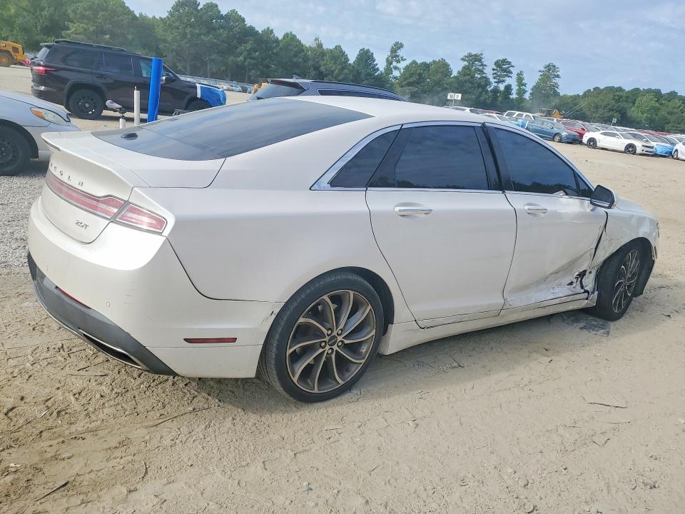 Photo 3 from auction – 2019 LINCOLN MKZ with VIN 3LN6L5C92KR601997