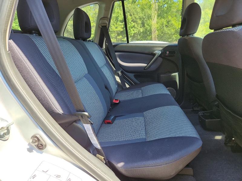 Photo 11 from auction – 2005 TOYOTA RAV4 with VIN JTEHD20V550052600
