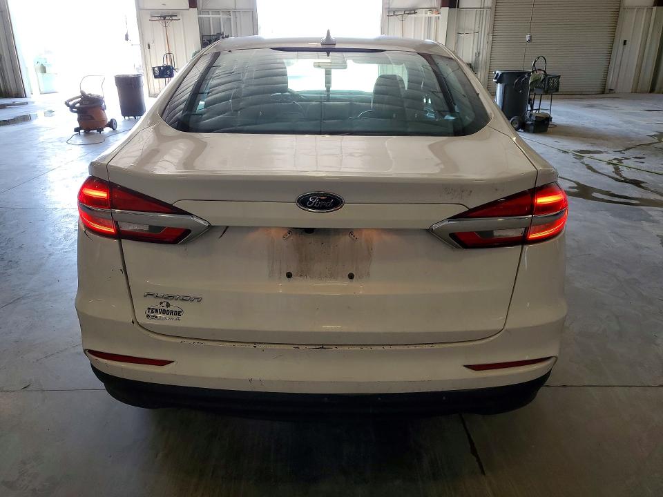Photo 6 from auction – 2020 FORD FUSION with VIN 3FA6P0G74LR228294