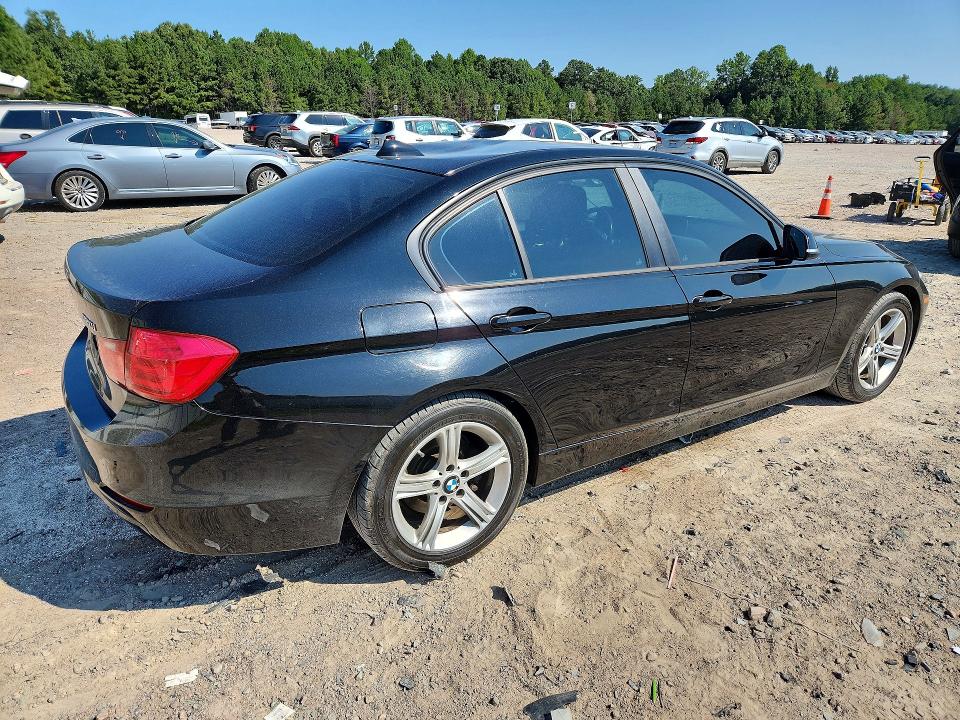 Снимка 3 от търг – 2014 BMW 320 с VIN WBA3B1C55EK131342
