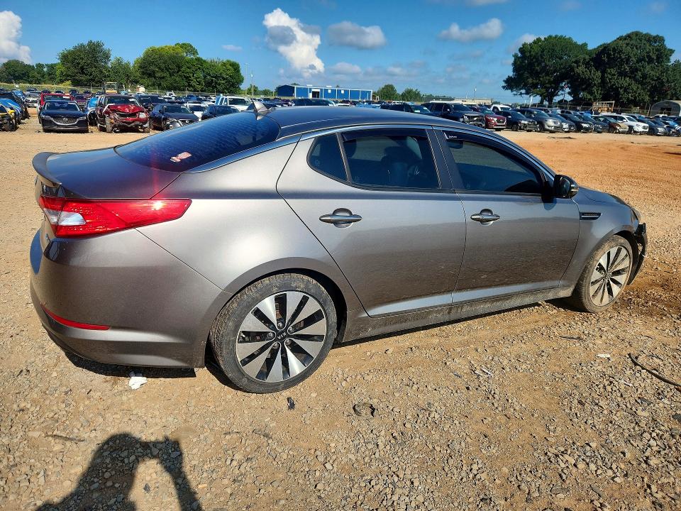 Photo 3 from auction – 2013 KIA OPTIMA with VIN 5XXGR4A66DG102518