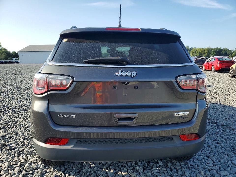 Photo 6 from auction – 2017 JEEP COMPASS with VIN 3C4NJDBBXHT641440