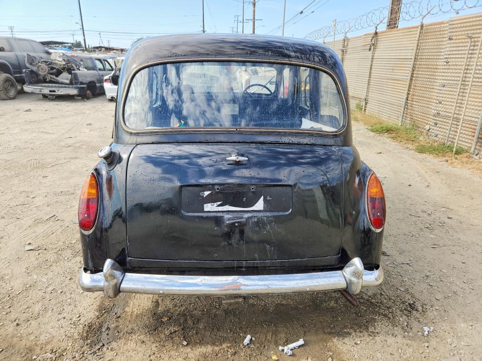 Photo 6 from auction – 1967 AUSTIN FX4D with VIN FX4D9774