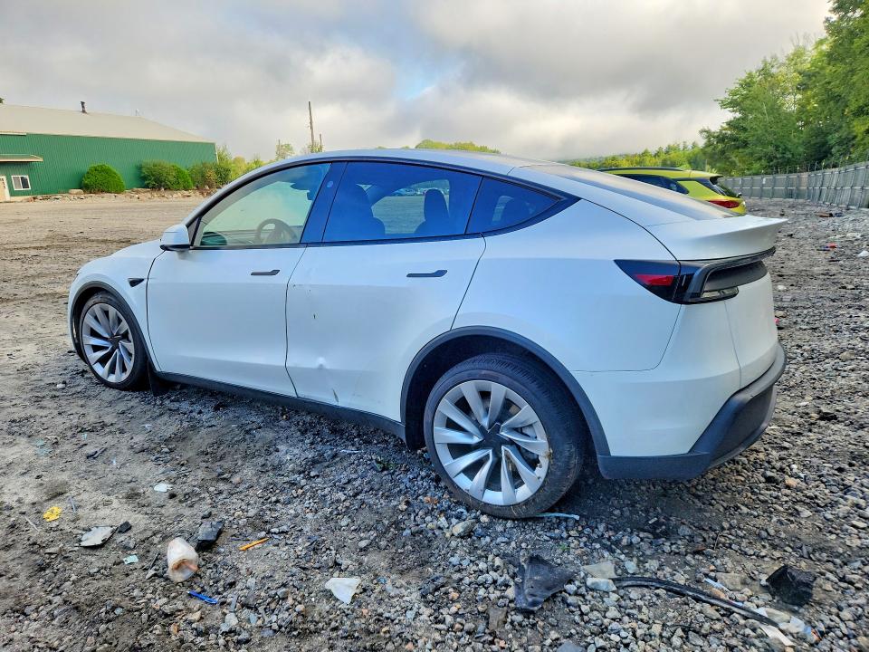 Foto 2 de la subasta – 2026 TESLA MODEL Y con VIN 7SAYGDEE6TA411063