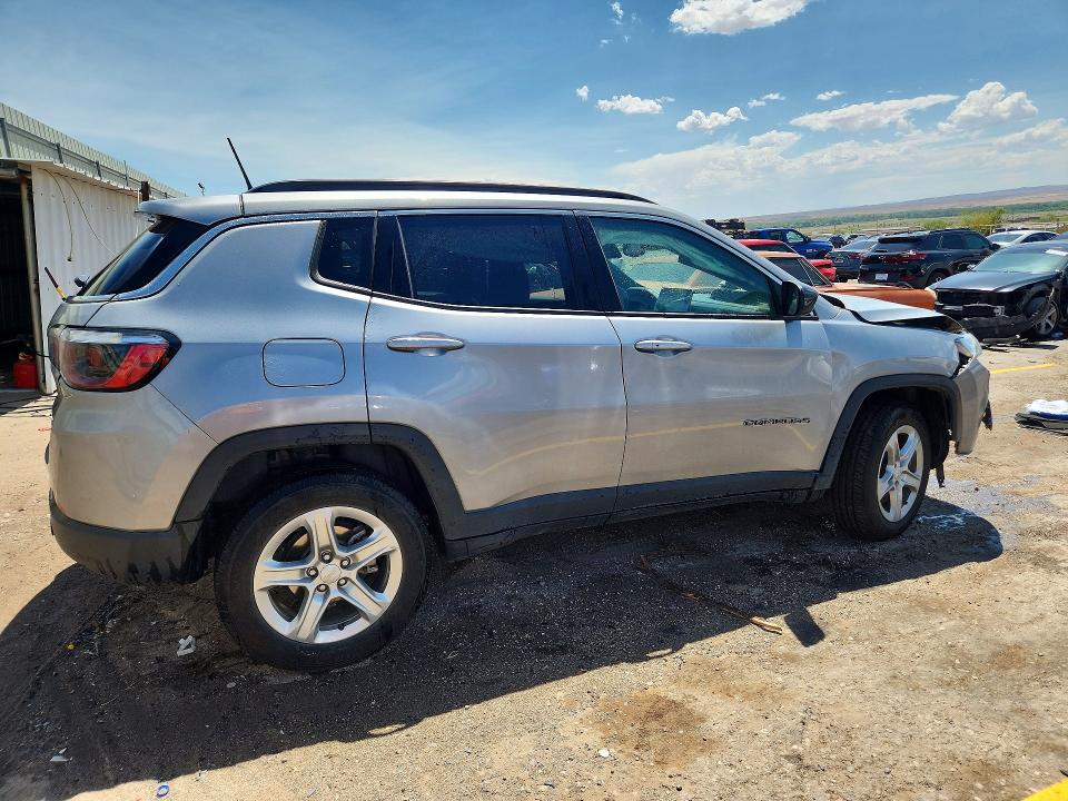 Photo 3 from auction – 2024 JEEP COMPASS with VIN 3C4NJDBN3RT577320