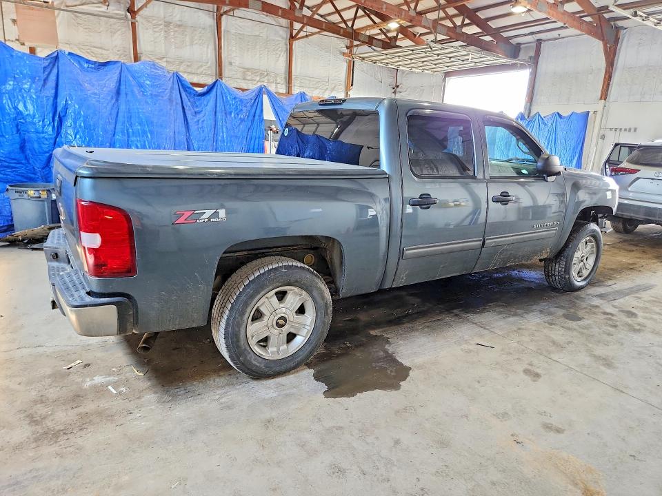 Снимка 3 от търг – 2011 CHEVROLET SILVERADO с VIN 3GCPKSE39BG290938