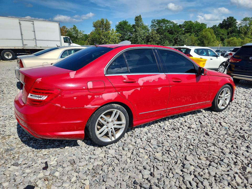Photo 3 from auction – 2013 MERCEDES-BENZ C with VIN WDDGF4HB5DA790850