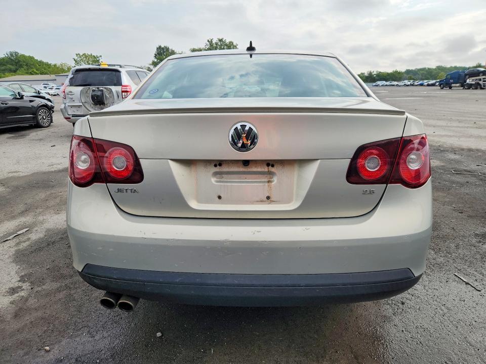 Photo 6 from auction – 2010 VOLKSWAGEN JETTA with VIN 3VWRZ7AJ9AM042255