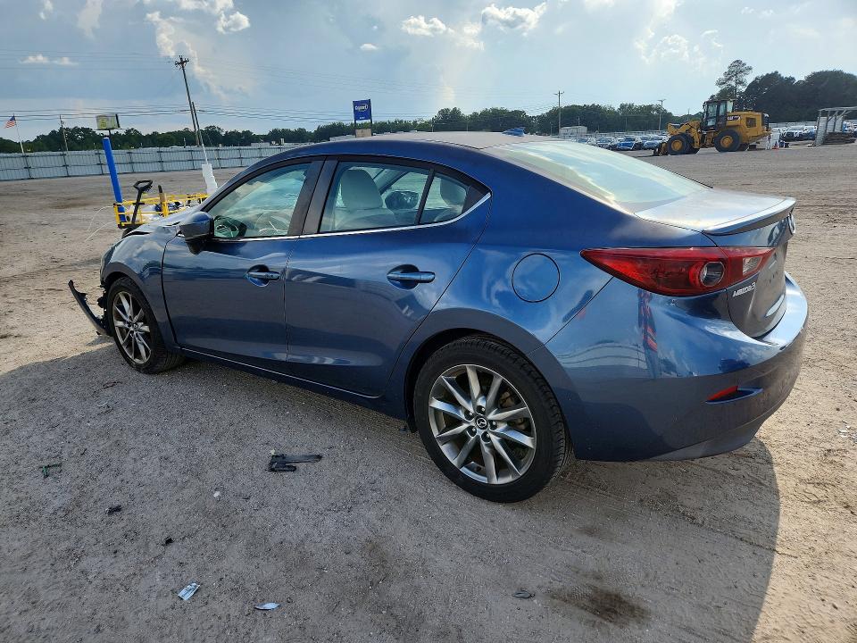 Фото 2 с аукциона – 2018 MAZDA 3 с VIN 3MZBN1W35JM179035