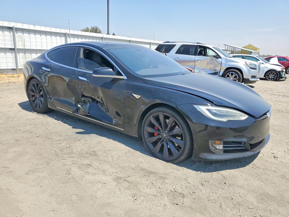 Foto 4 de la subasta – 2016 TESLA MODEL S con VIN 5YJSA1E42GF141171