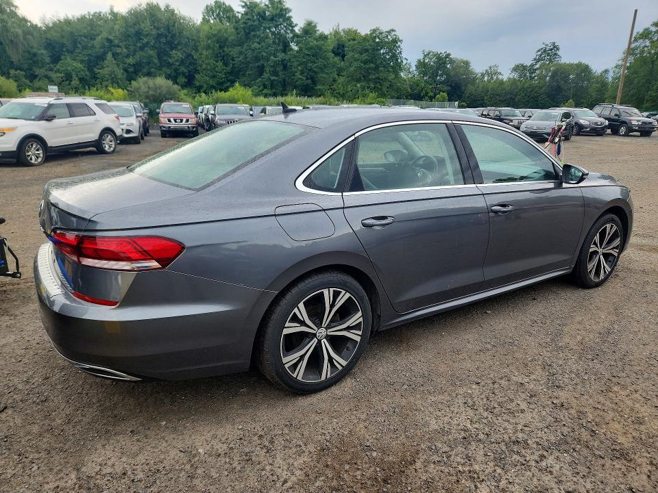 Photo 3 from auction – 2021 VOLKSWAGEN PASSAT with VIN 1VWSA7A36MC003137