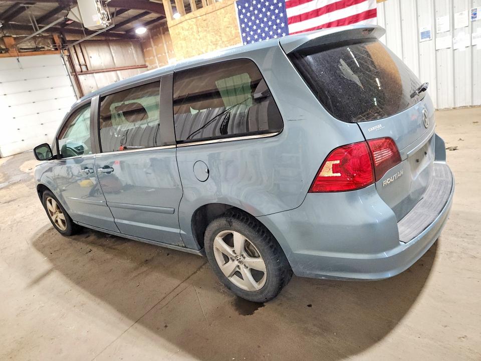 Photo 2 from auction – 2010 VOLKSWAGEN ROUTAN with VIN 2V4RW3D18AR236967