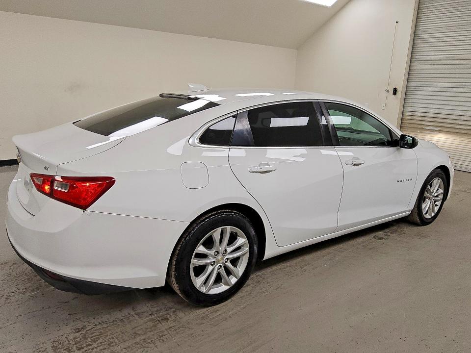 Photo 3 from auction – 2017 CHEVROLET MALIBU with VIN 1G1ZE5ST2HF258101