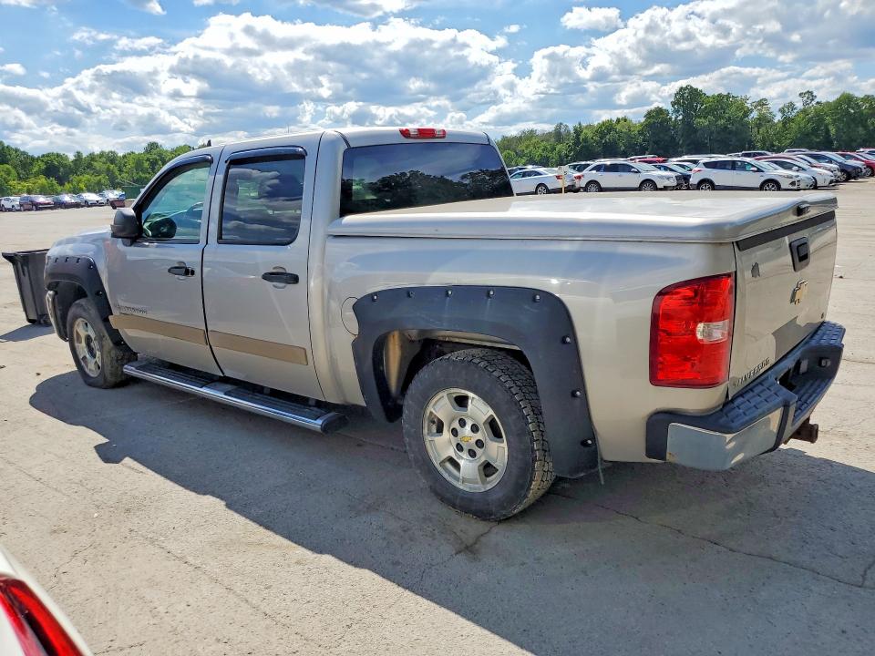 Фото 2 с аукциона – 2007 CHEVROLET SILVERADO с VIN 2GCEC13J071530328