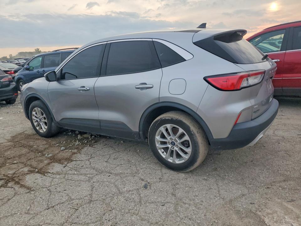 Photo 2 from auction – 2021 FORD ESCAPE with VIN 1FMCU9G67MUA42904