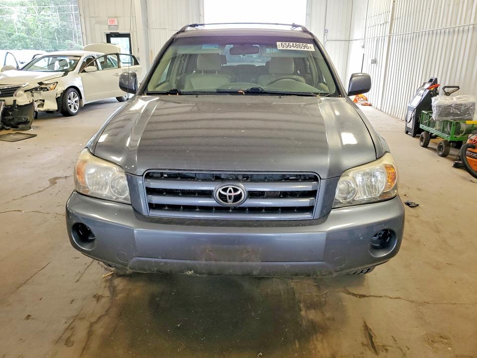 Photo 5 from auction – 2005 TOYOTA HIGHLANDER with VIN JTEEP21AX50105247