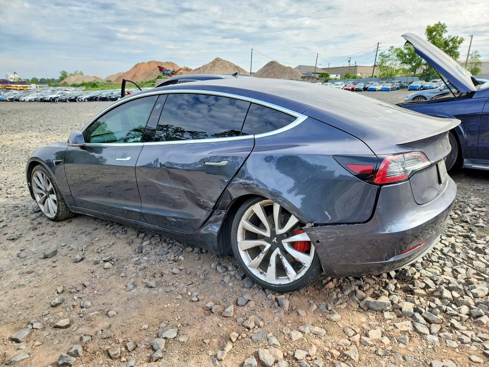 Photo 2 from auction – 2019 TESLA MODEL 3 with VIN 5YJ3E1EB3KF237567