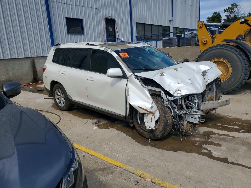 Photo 4 from auction – 2013 TOYOTA HIGHLANDER with VIN 5TDBK3EHXDS219361