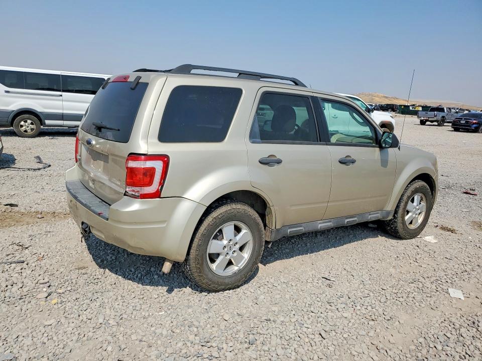 Photo 3 from auction – 2010 FORD ESCAPE with VIN 1FMCU9D79AKC51856