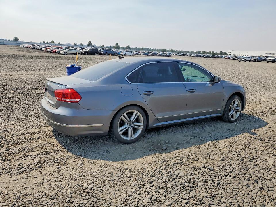 Photo 3 from auction – 2015 VOLKSWAGEN PASSAT with VIN 1VWCV7A33FC083430