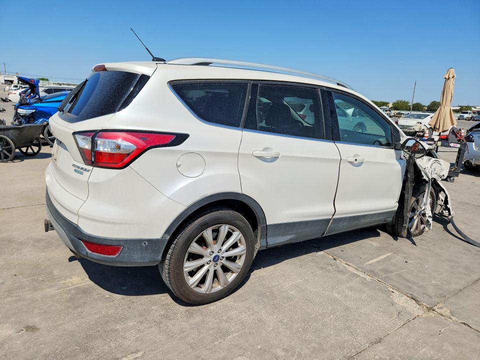 Photo 3 from auction – 2017 FORD ESCAPE with VIN 1FMCU0J94HUD21229