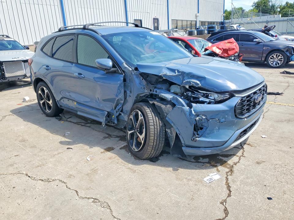 Photo 4 from auction – 2023 FORD ESCAPE with VIN 1FMCU9NA3PUA77208