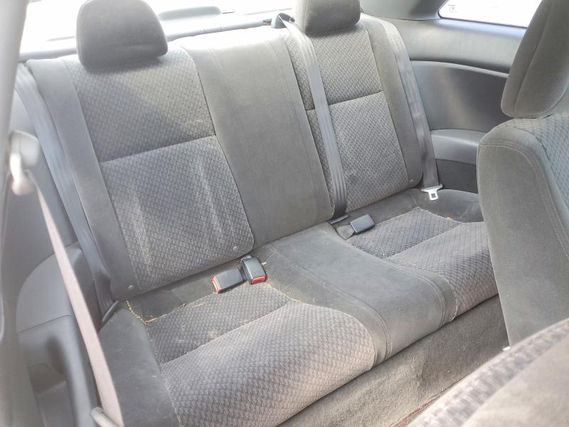Photo 10 from auction – 2005 HONDA CIVIC with VIN 1HGEM22145L045056