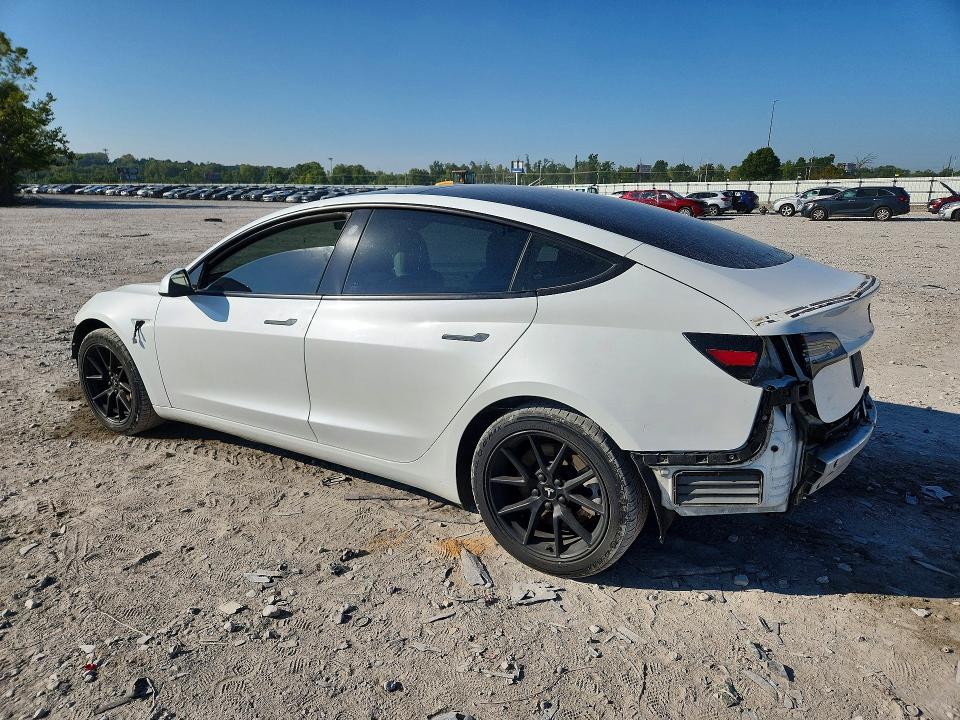 Foto 2 de la subasta – 2021 TESLA MODEL 3 con VIN 5YJ3E1EB3MF856057