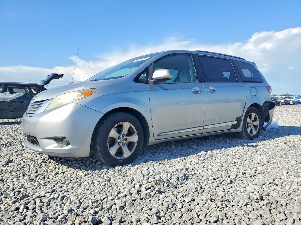 TOYOTA SIENNA 2014 with VIN 5TDKK3DC7ES434039 - Photo from auction