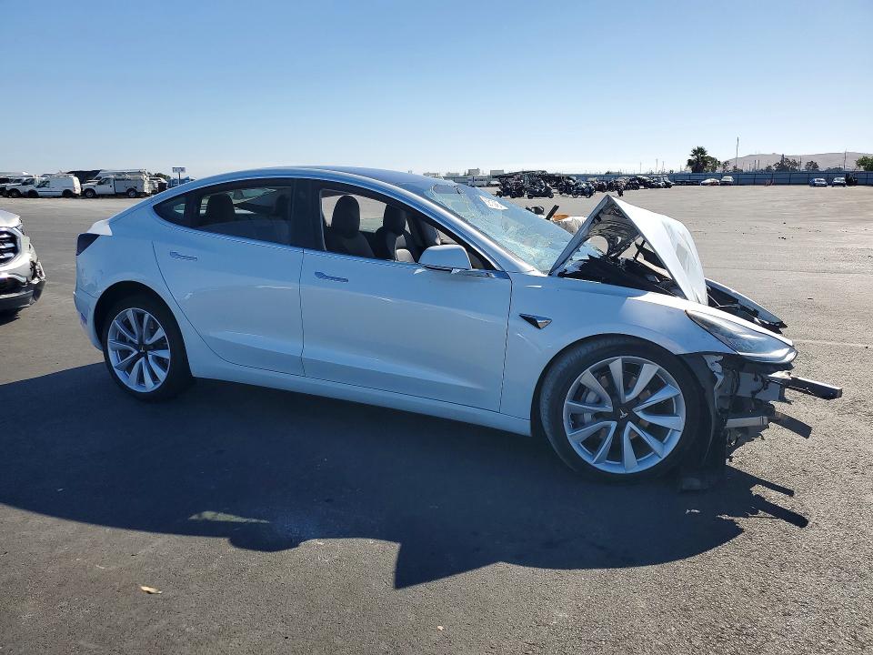 Photo 4 from auction – 2018 TESLA MODEL 3 with VIN 5YJ3E1EA2JF164780