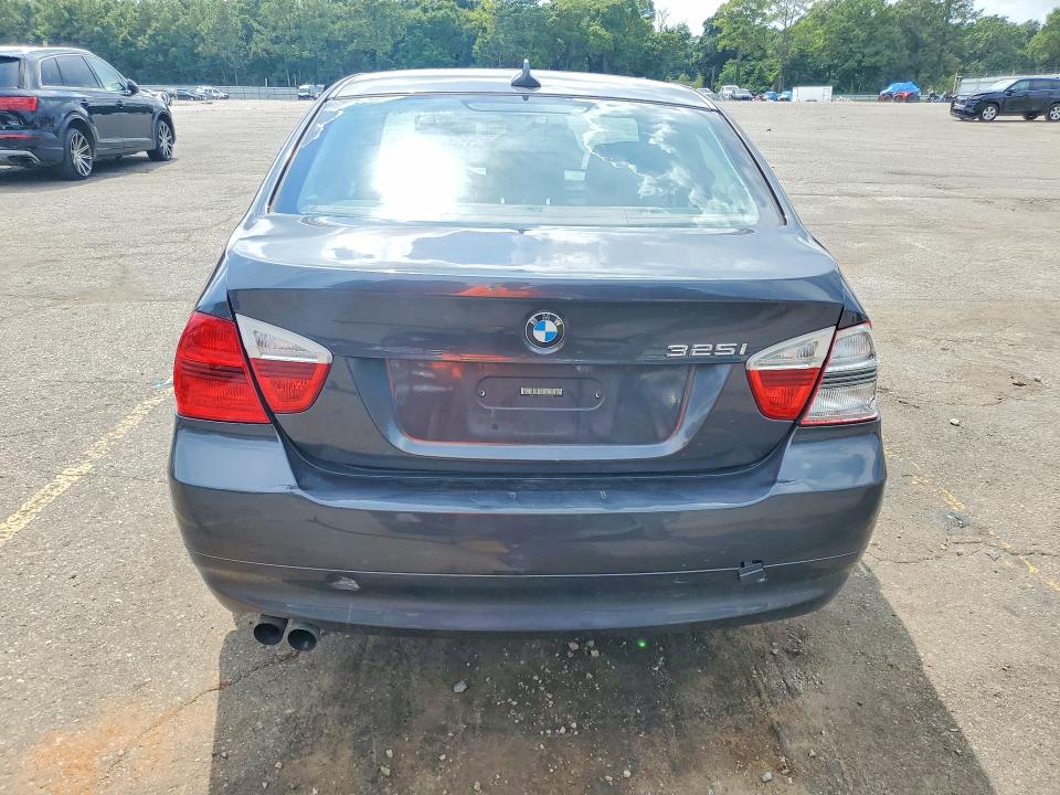 Photo 6 from auction – 2006 BMW 325 with VIN WBAVB13556KR59370