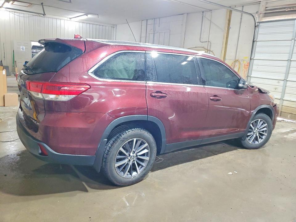 Photo 3 from auction – 2019 TOYOTA HIGHLANDER with VIN 5TDJZRFH5KS992924
