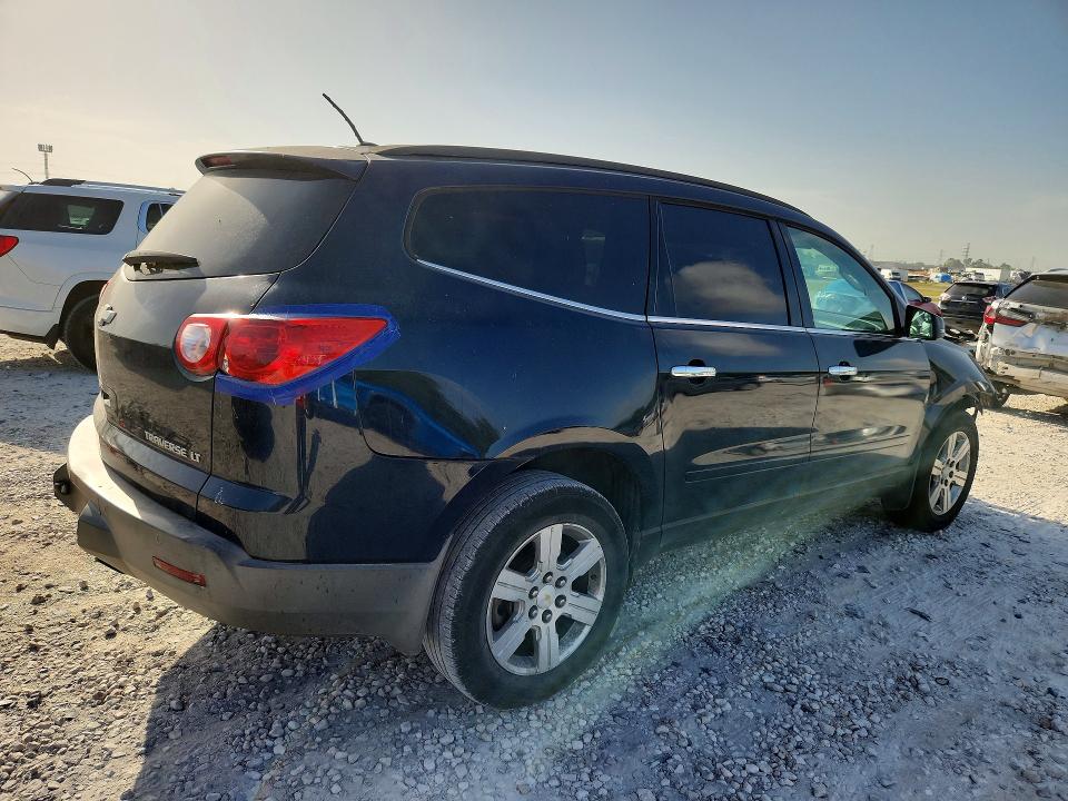 Photo 3 from auction – 2012 CHEVROLET TRAVERSE with VIN 1GNKRGED4CJ255257