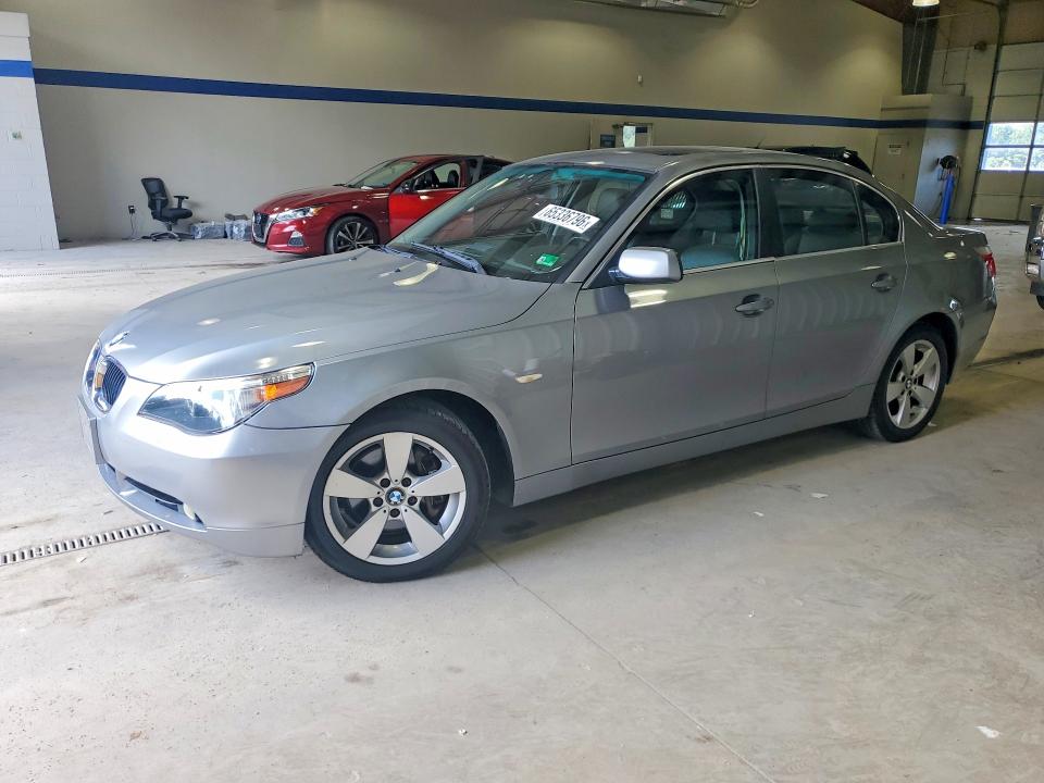BMW 525 2006 con VIN WBANF33566CB86082 - Foto de la subasta