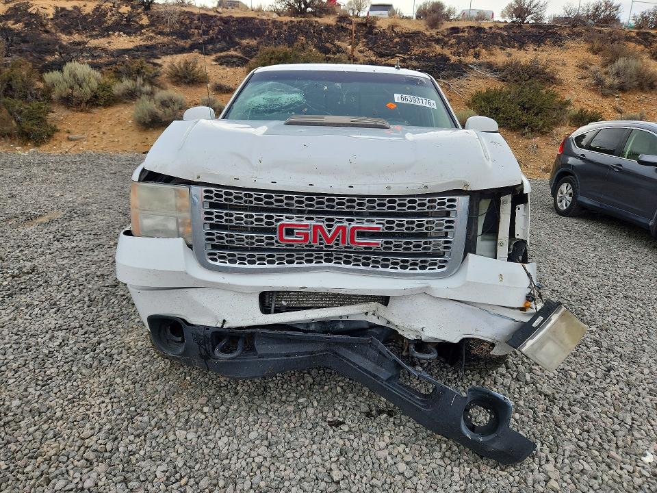 Photo 5 from auction – 2011 GMC SIERRA with VIN 1GT125C80BF190976