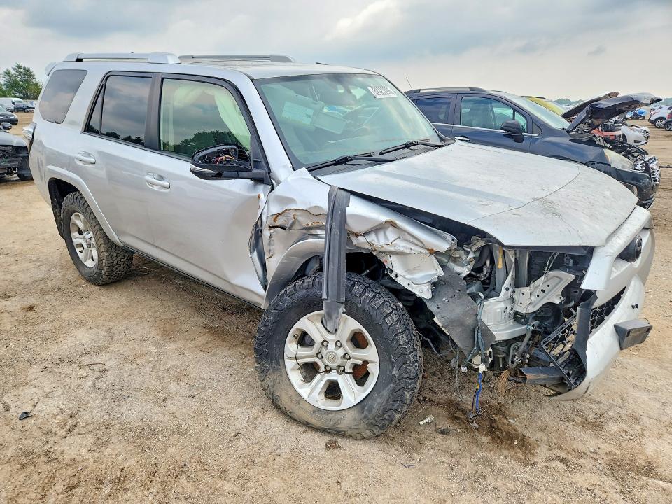 Photo 4 from auction – 2014 TOYOTA 4RUNNER with VIN JTEBU5JR6E5169100