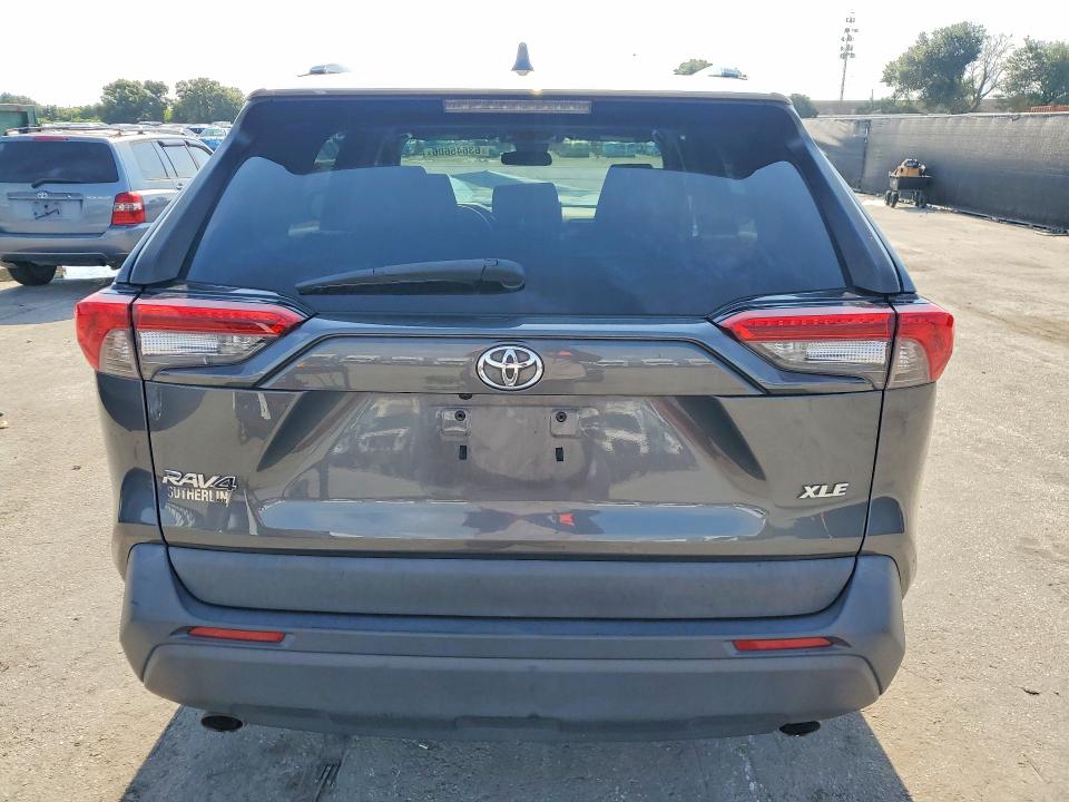 Photo 6 from auction – 2020 TOYOTA RAV4 with VIN 2T3W1RFV8LC063136