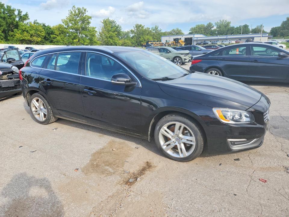 Photo 4 from auction – 2015 VOLVO V60 with VIN YV140MEKXF1243735