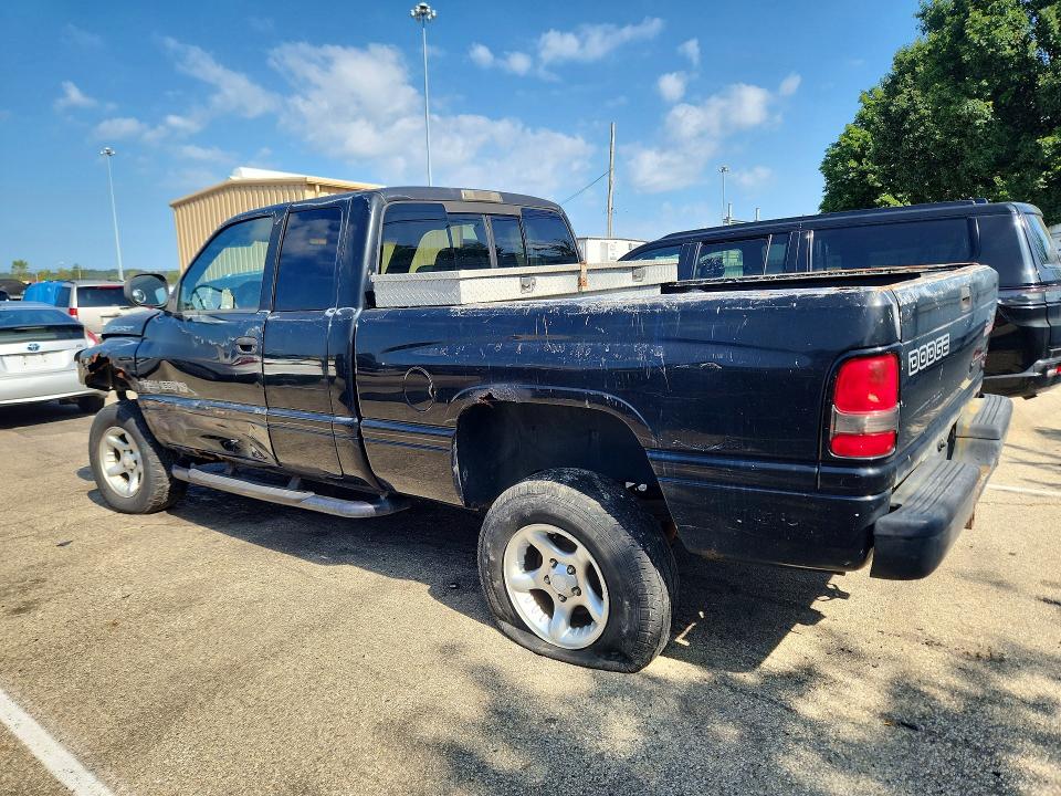 Photo 2 from auction – 2001 DODGE RAM 1500 with VIN 3B7HF13Z21G190673