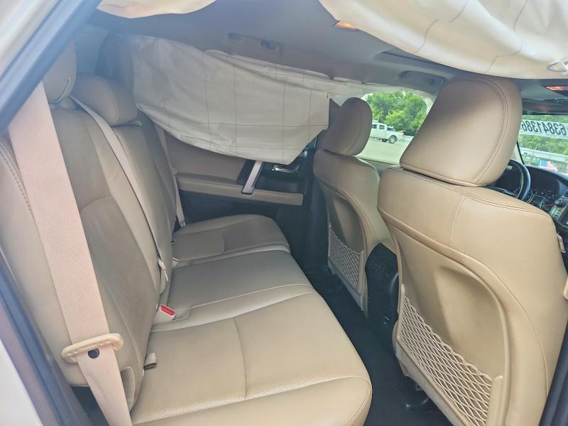Photo 11 from auction – 2018 TOYOTA 4RUNNER with VIN JTEBU5JR2J5600686