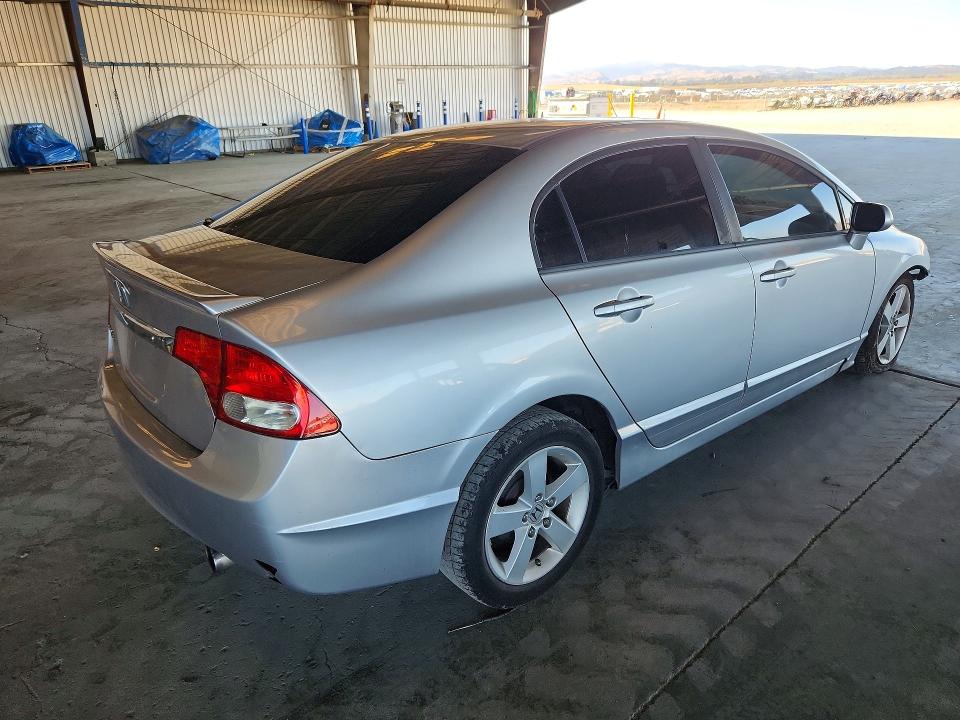 Photo 3 from auction – 2009 HONDA CIVIC with VIN 19XFA16689E021370